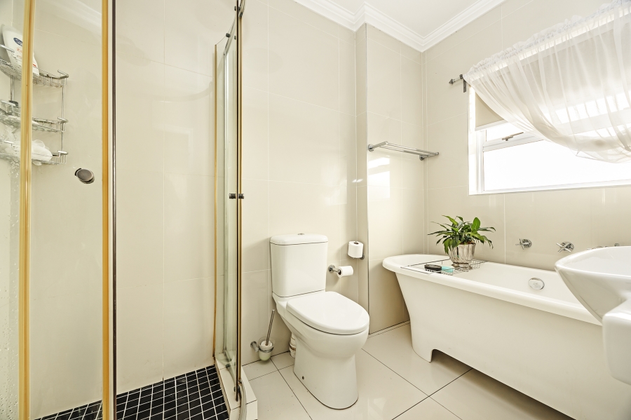 6 Bedroom Property for Sale in Door De Kraal Western Cape